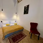 Grand Piotrkowska 82 *