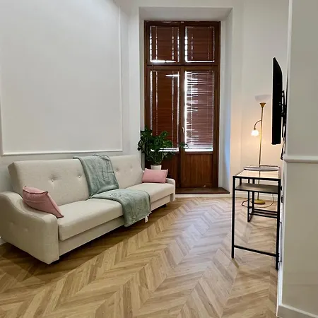 Grand Piotrkowska 82