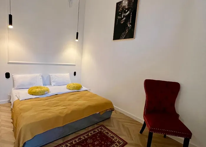 Grand Piotrkowska 82 *